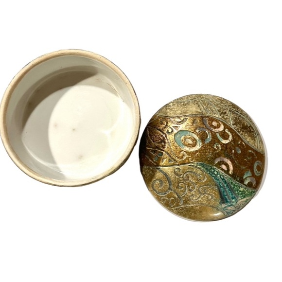 Decorative Ceramic Round Trinket Box Jar Aged Gold Green Ornate Ring Dish 5” - Picture 2 of 5